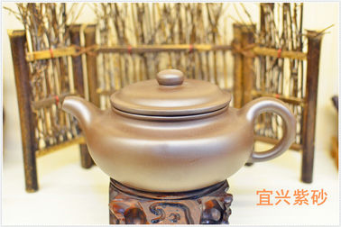Théière antique de Brown Yixing Zisha de restauration 600ml fait main pour le boire