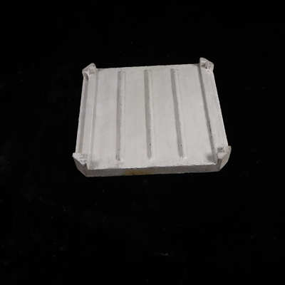 Density 2.75g/cm3 Refractory Kiln Furniture with Apparent Porosity of 7-8% and Fe2O3 Content of 0.3%