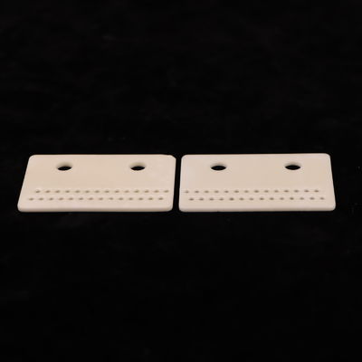 8.9 X 10-6/K Expansion thermique de l'oxyde d'aluminium céramique pour des applications durables et résistantes