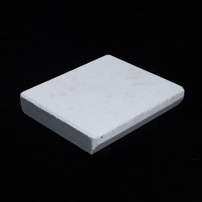 Bonne résistance aux chocs thermiques Corindon étagères de four avec résistance à la température jusqu'à 1700 ° C et épaisseur personnalisée pour les meubles de four