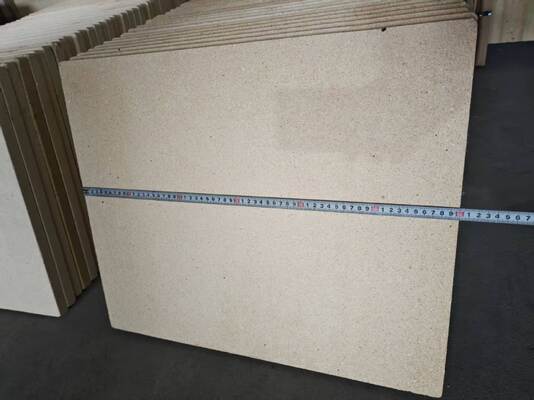 Étagères de four en cordiérite non émaillée Épaisseur 10-30 mm Coefficient de dilatation thermique 2,2 × 10⁻⁶ par degré Celsius Conçues pour un four durable