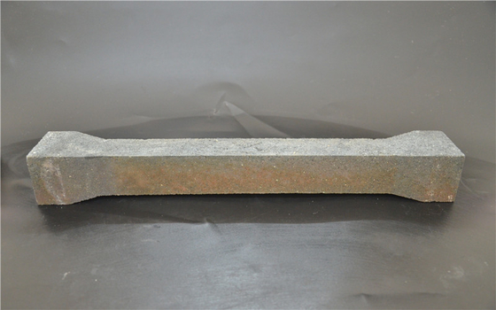 Résistance à la corrosion Carbure de silicium Fours de briques Poteaux de surface non vitrée Chargement température d'adoucissement >1750