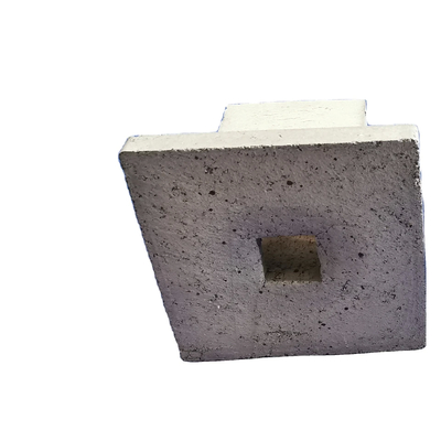 Poteaux de four à carbure de silicium noir résistant à la corrosion avec une porosité apparente de 7 à 8%