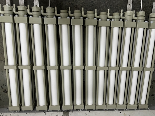Utilisation de l'anode en alliage de zinc nickel Membrane céramique poreuse électrolytique