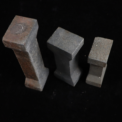 Poteaux de four en forme de brique avec une porosité apparente de 7 à 8% et du carbure de silicium durable