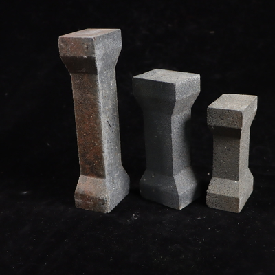 Poteaux de four en forme de brique avec une porosité apparente de 7 à 8% et du carbure de silicium durable