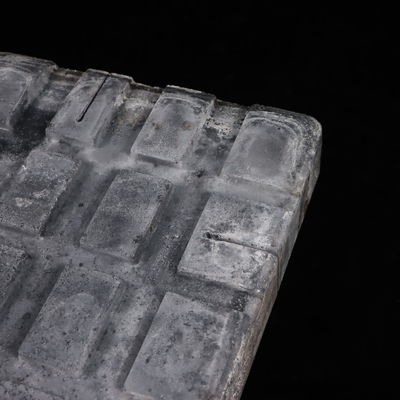 Matériau réfractaire de qualité assure une surface lisse et plate dans les meubles de fours réfractaires pour la production de briques