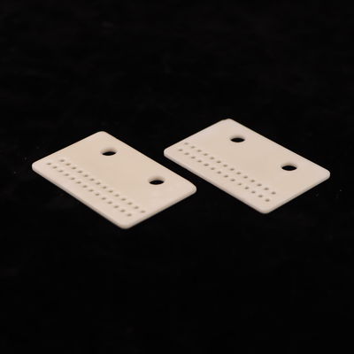 8.9 X 10-6/K Expansion thermique de l'oxyde d'aluminium céramique pour des applications durables et résistantes