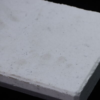 Bonne résistance aux chocs thermiques Corindon étagères de four avec résistance à la température jusqu'à 1700 ° C et épaisseur personnalisée pour les meubles de four