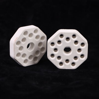 Résistance aux chocs thermiques 250 céramique mullite avec un coefficient d'expansion thermique de 4,5 à 5,5 × 10−6 par Kelvin et une dureté de 7 à 8 Mohs Utilisé dans les systèmes de protection thermique