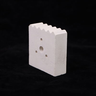 Dureté 7 à 8 Mohs Isolateur thermique en céramique mullite fournissant une isolation thermique et un point de fusion de 1840 à 1850 degrés Celsius