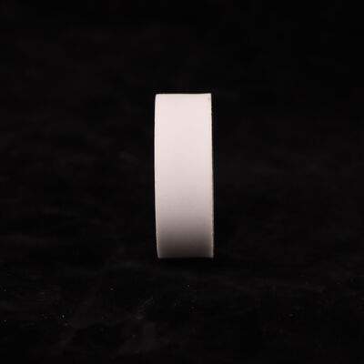 Résistance à la traction de 200 à 400 MPa pour une céramique d'oxyde d'aluminium, présentant un module de Young de 200 à 400 GPa et une résistance à la compression supérieure à 3000 MPa, pour l'industrie lourde