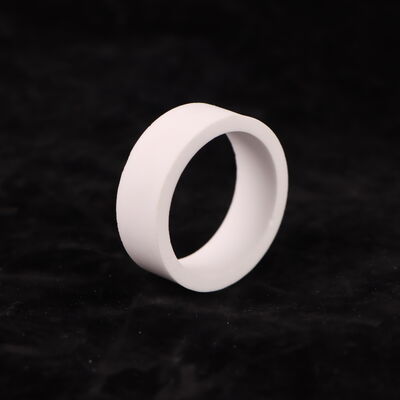 Résistance à la traction de 200 à 400 MPa pour une céramique d'oxyde d'aluminium, présentant un module de Young de 200 à 400 GPa et une résistance à la compression supérieure à 3000 MPa, pour l'industrie lourde