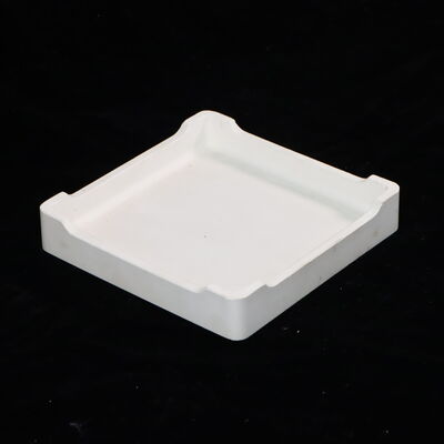 Une surface lisse et réfractaire assurant une longue durée de vie adaptée à la fusion du verre et aux environnements de cuisson en céramique