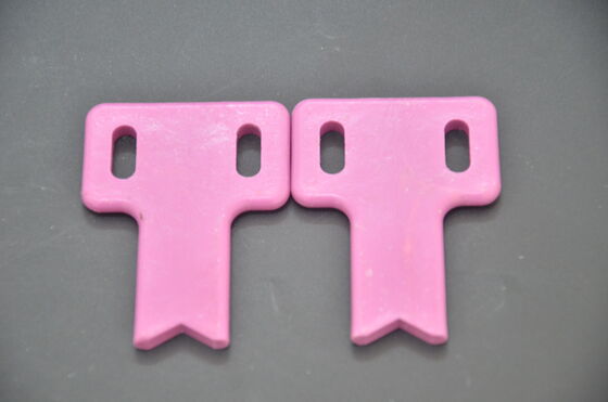 Céramique d'oxyde d'aluminium dureté 9 Mohs offrant une résistance d'isolement supérieure à 1012 Ohm cm et une résistance à la compression supérieure à 3000 MPa pour instruments de précision