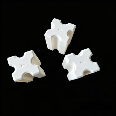 Densité 3,75-3,9 g/cm³ Céramique d'oxyde d'aluminium avec module de Young de 200-400 GPa et résistance à la compression supérieure à 3000 MPa pour utilisations industrielles intensives