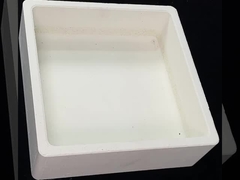 Sagger réfractaire à surface lisse pour une durabilité prolongée dans les milieux industriels